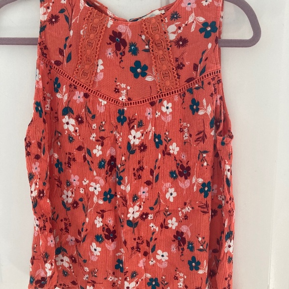 Jun & Ivy Tops - ❌Deleting soon! Jun & Ivy Crinkle Gauze Salmon Blue & Burgundy Floral Sleeveless